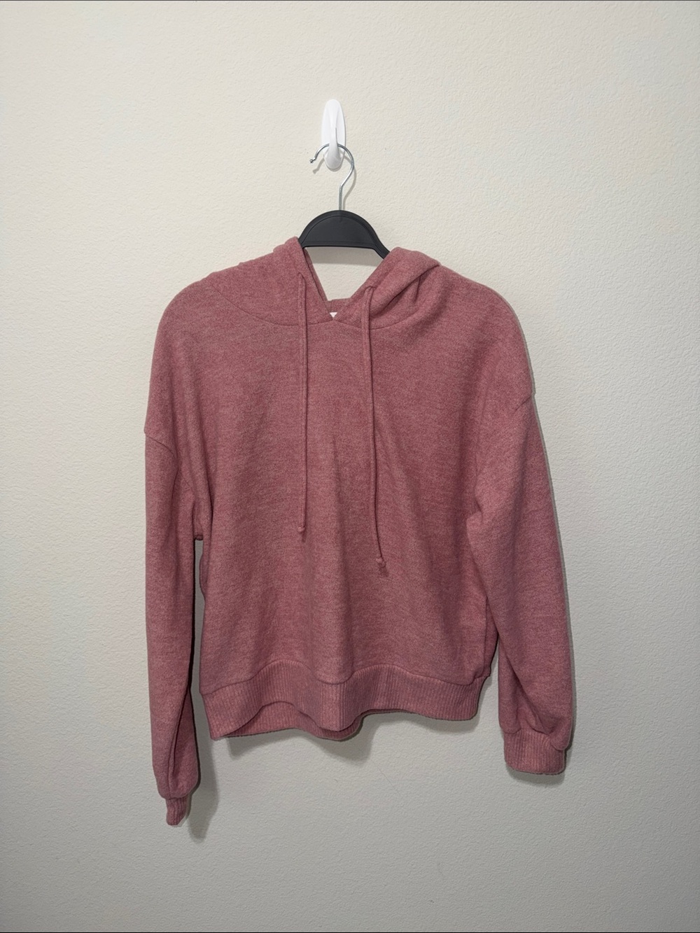 Charlotte Avery - Cozy Mauve Hooded Pullover Sweatshirt
